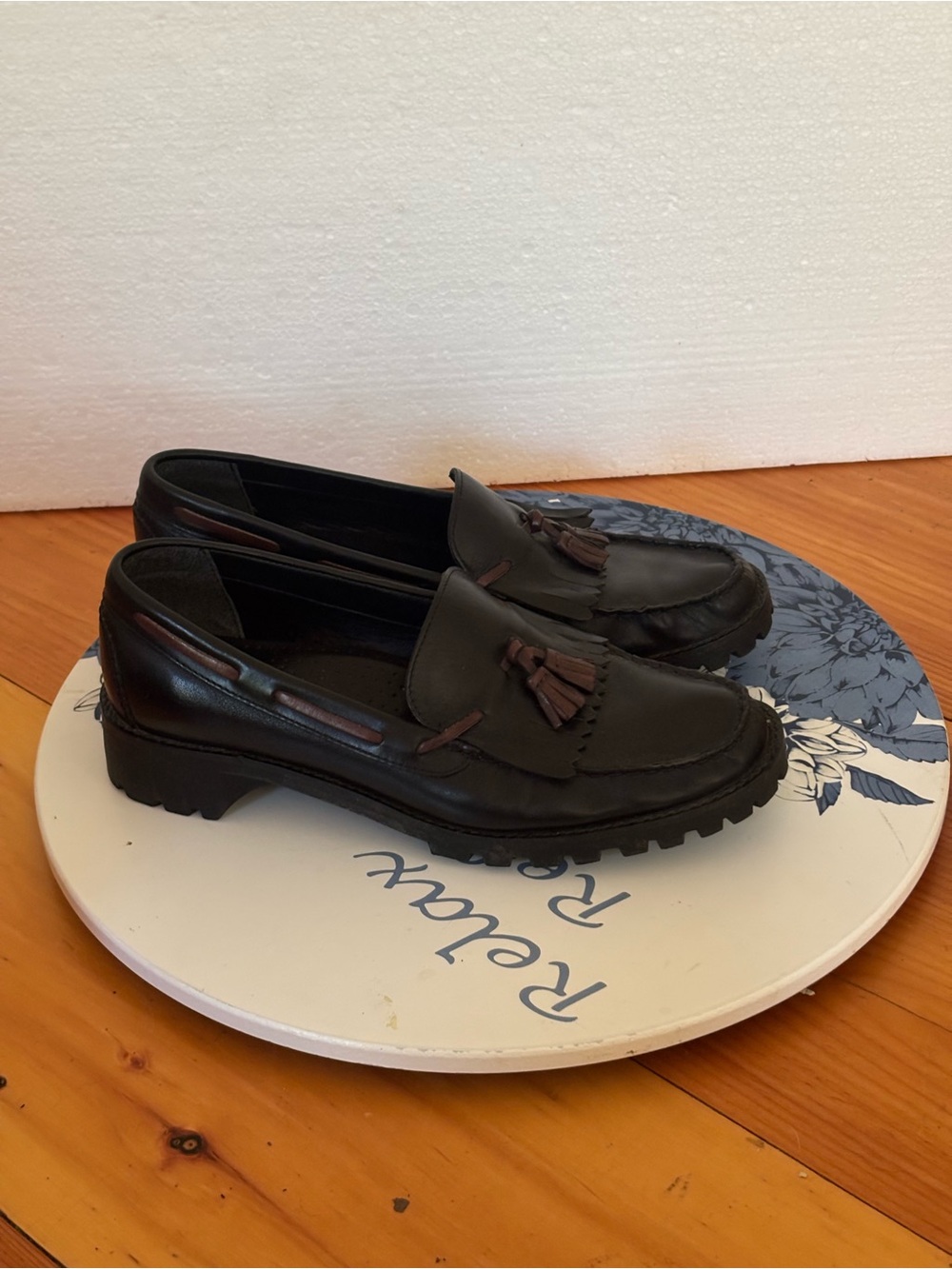Connie Wydown Black Leather Tassel Loafers Size 7.5